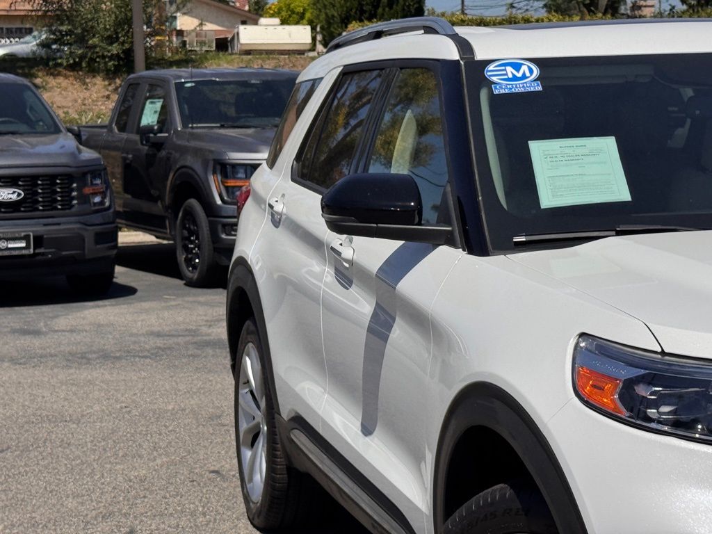 2021 Ford Explorer Platinum photo 4