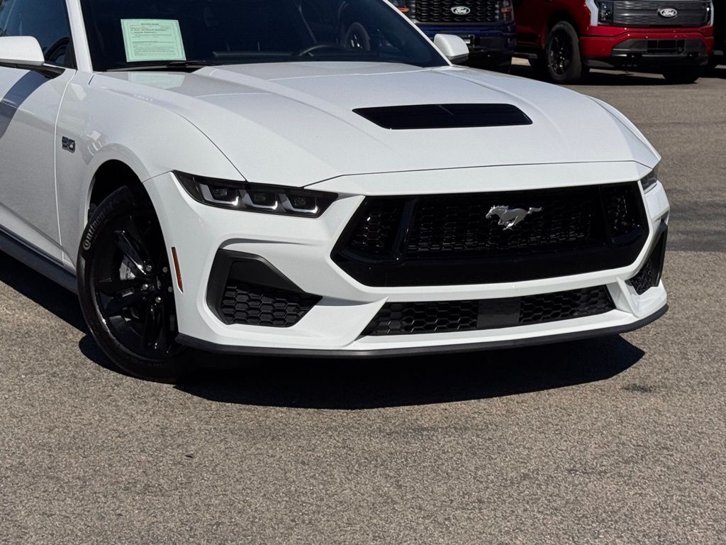 2024 Ford Mustang photo 2