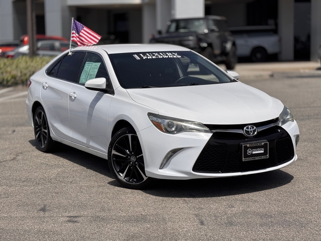 Used 2015 Toyota Camry SE with VIN 4T1BF1FK1FU965243 for sale in Oxnard, CA