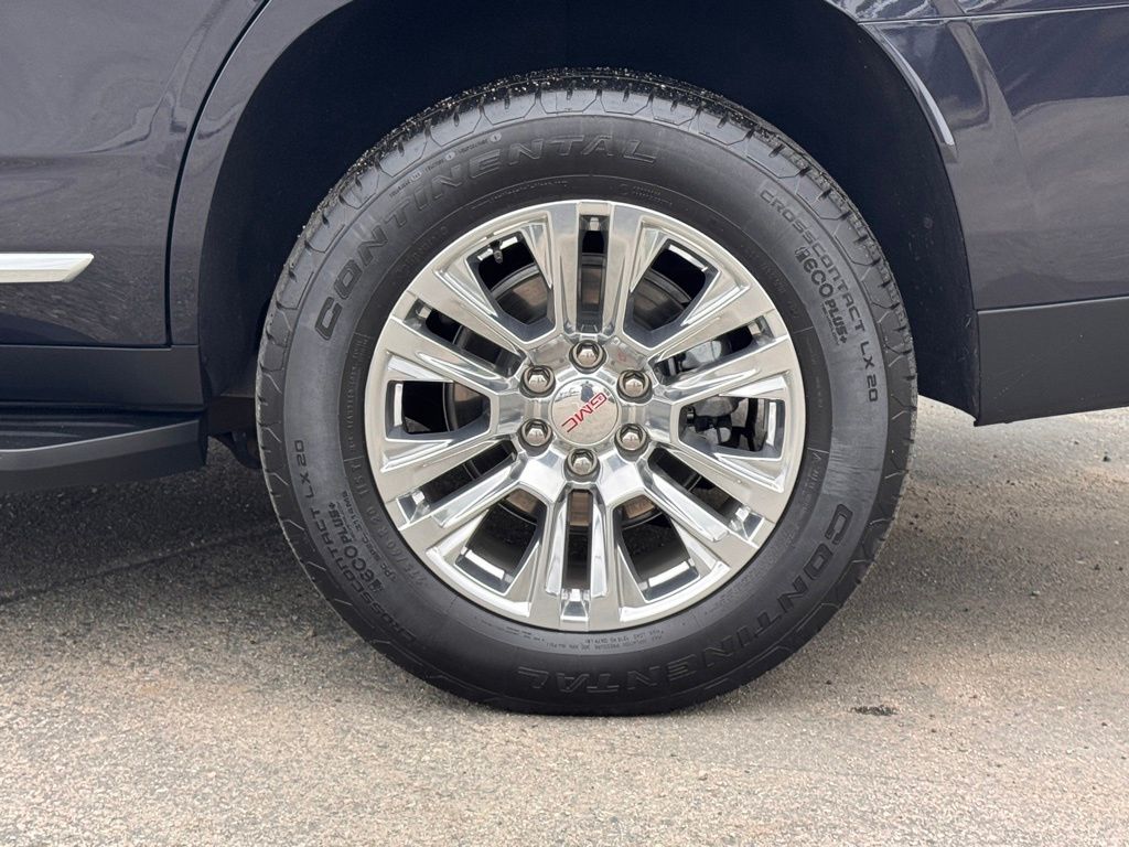 2025 GMC Yukon Denali - Photo 15