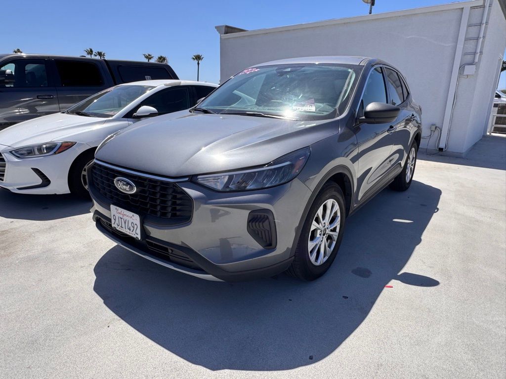 2023 Ford Escape Active photo 3
