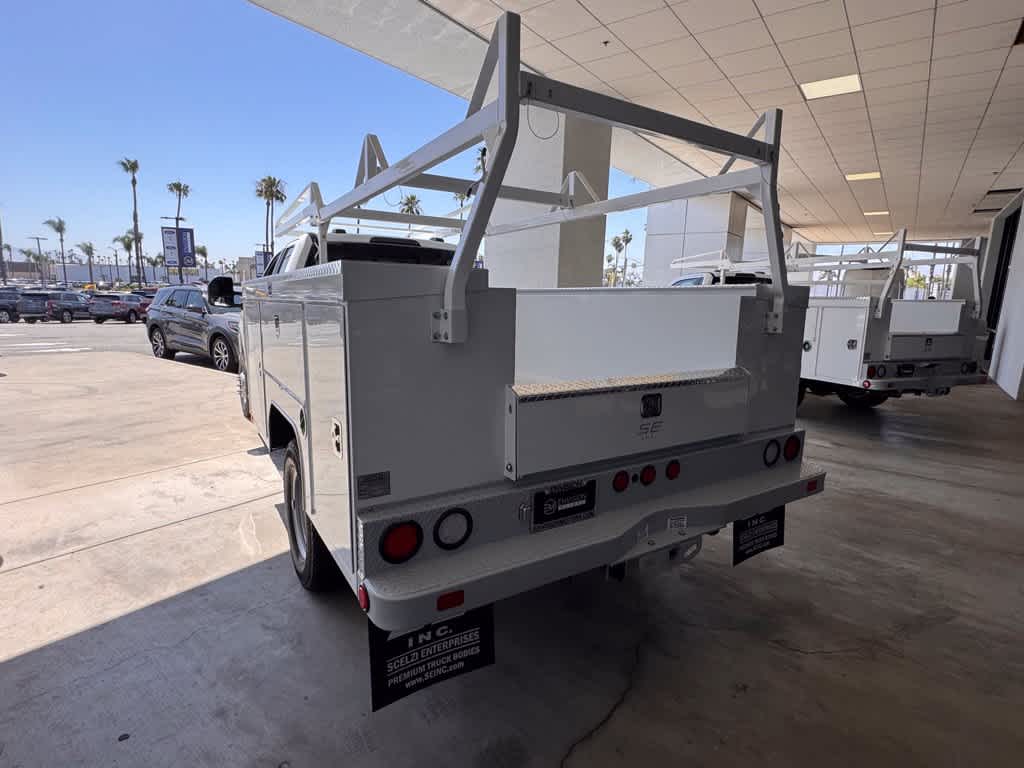 2025 Ford F-350 Super Duty Chassis Cab XL - Photo 10