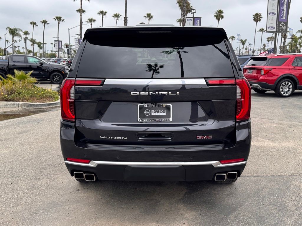 2025 GMC Yukon Denali - Photo 11