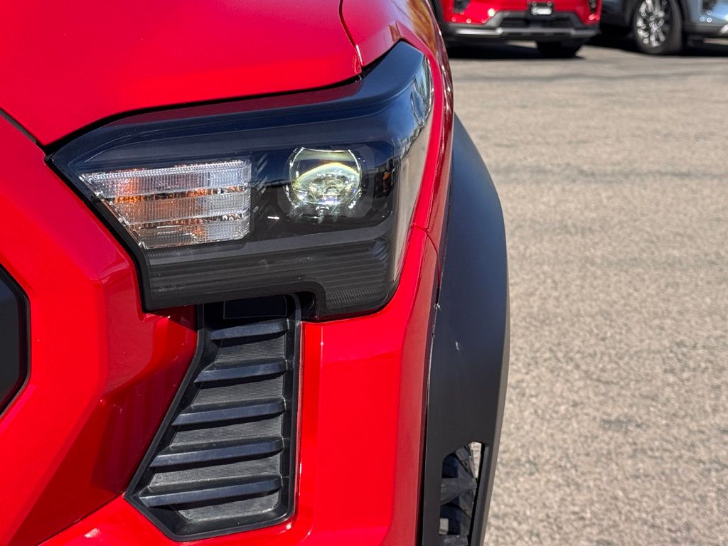 2025 Toyota Tacoma i-FORCE MAX TRD Off Road photo 3