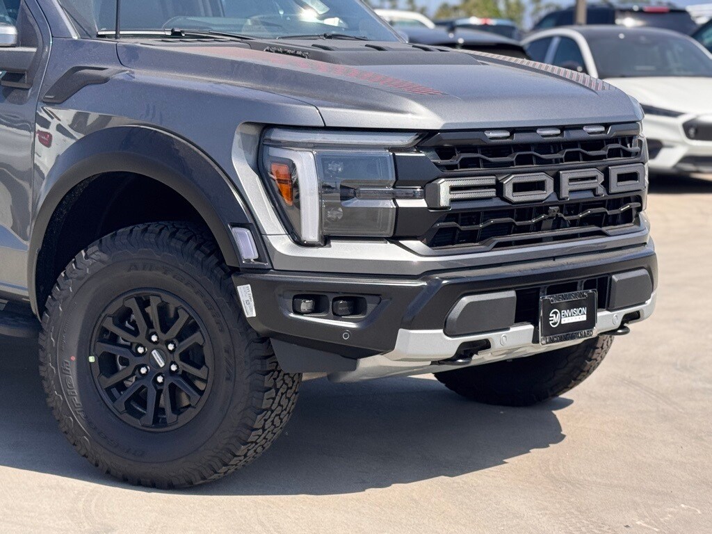 2025 Ford F-150 Raptor photo 3