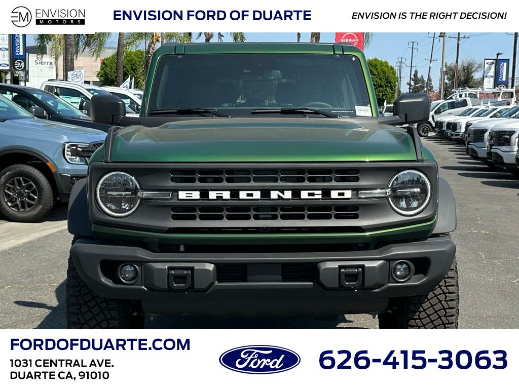 2024 Ford Bronco Black Diamond photo 2