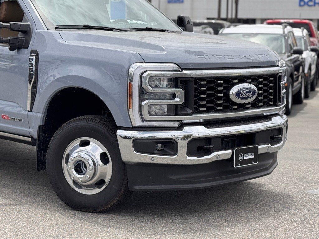 2025 Ford F-350 XL photo 3