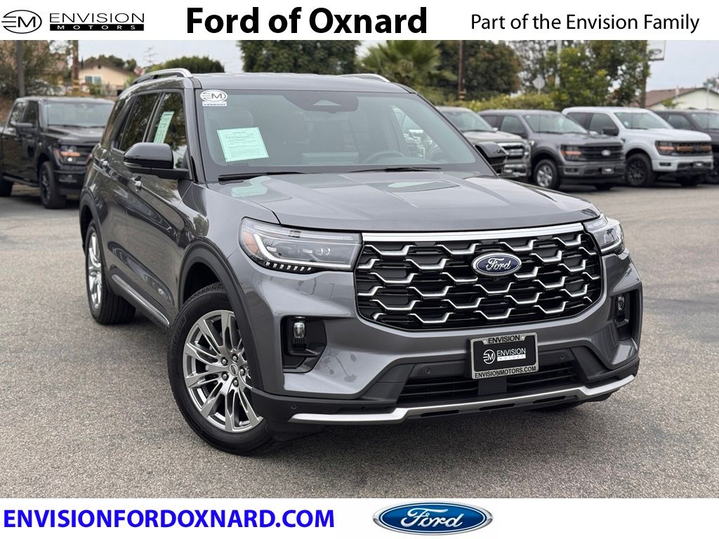 2026 Ford Explorer Platinum's photo