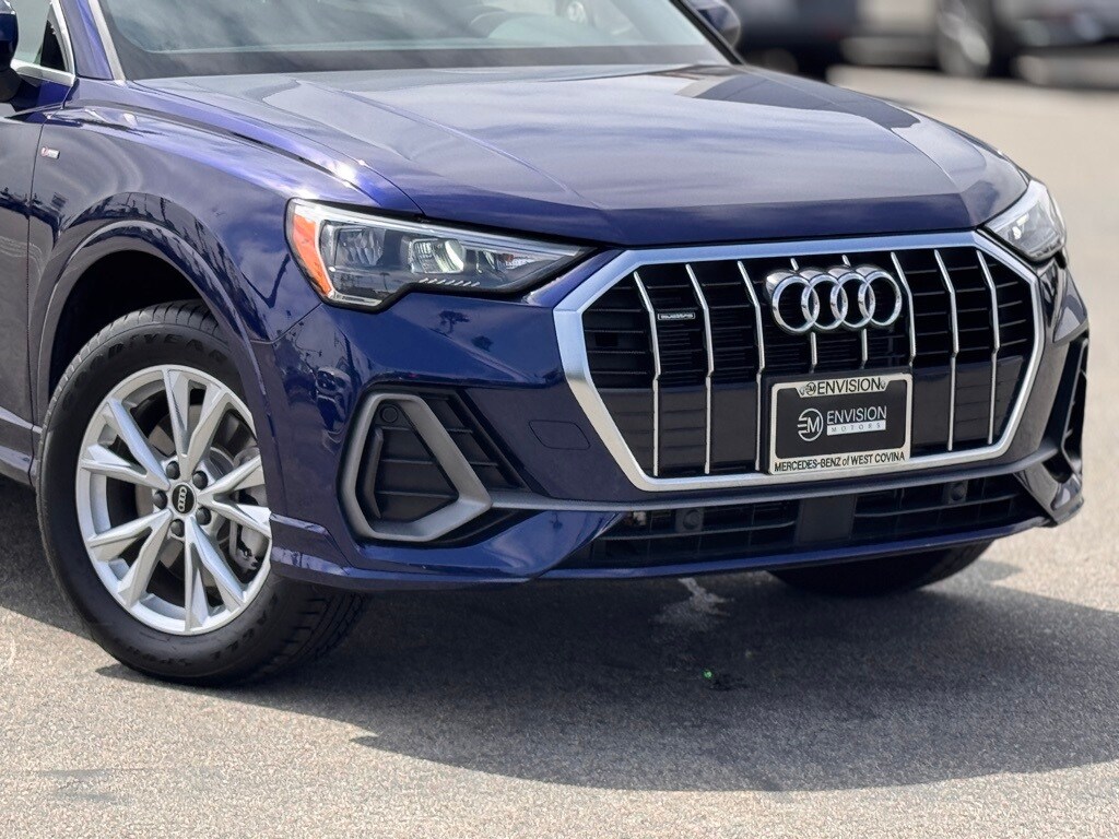 2022 Audi Q3 45 TFSI S line Premium photo 3