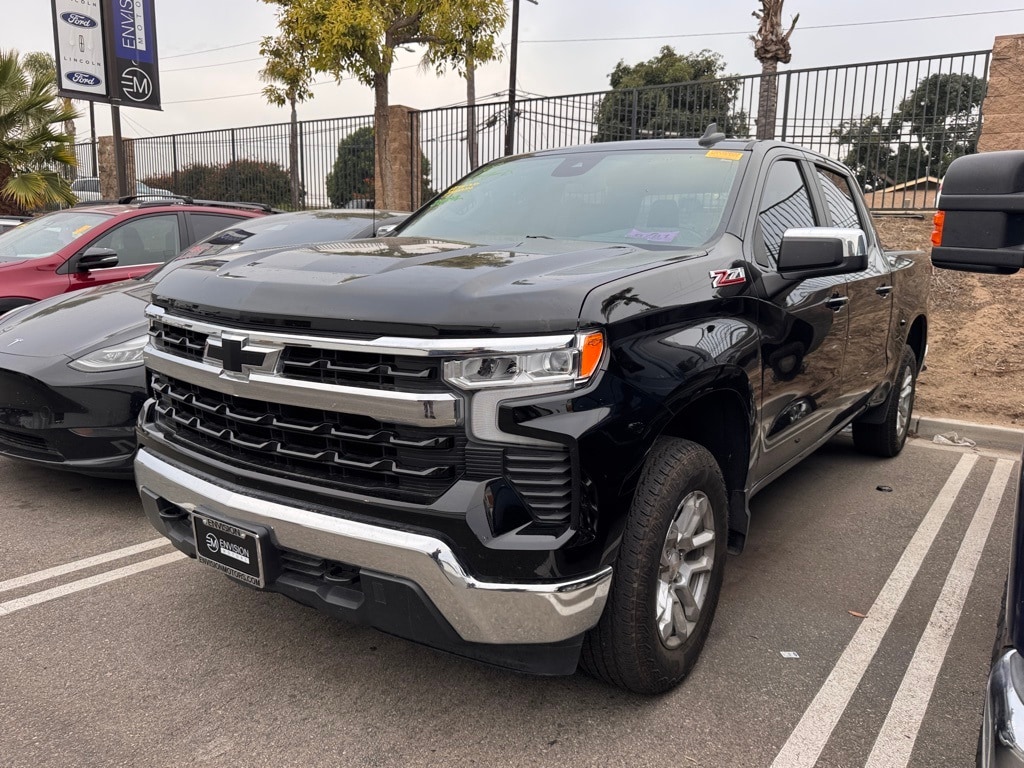 Used 2022 Chevrolet Silverado 1500 LT w/1LT Truck Crew Cab