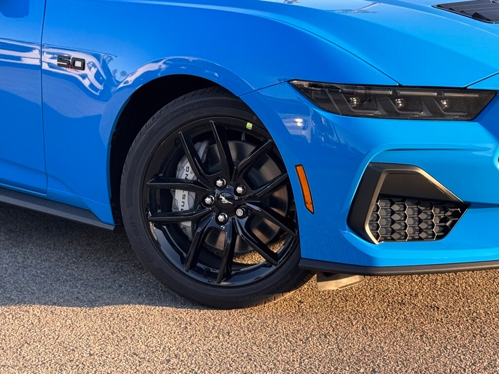 2025 Ford Mustang GT Premium photo 4