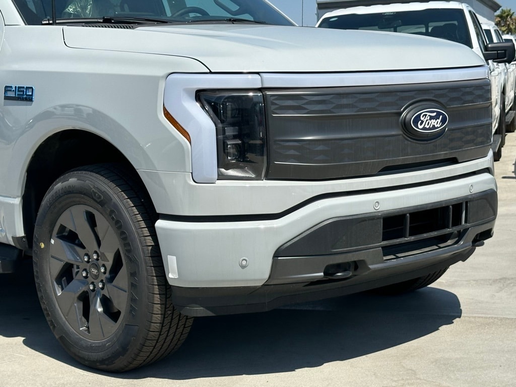 2024 Ford F-150 Lightning Flash