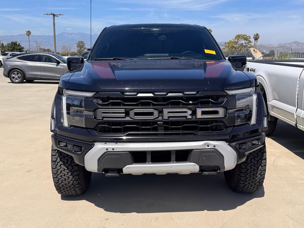 2025 Ford F-150 Raptor photo 2
