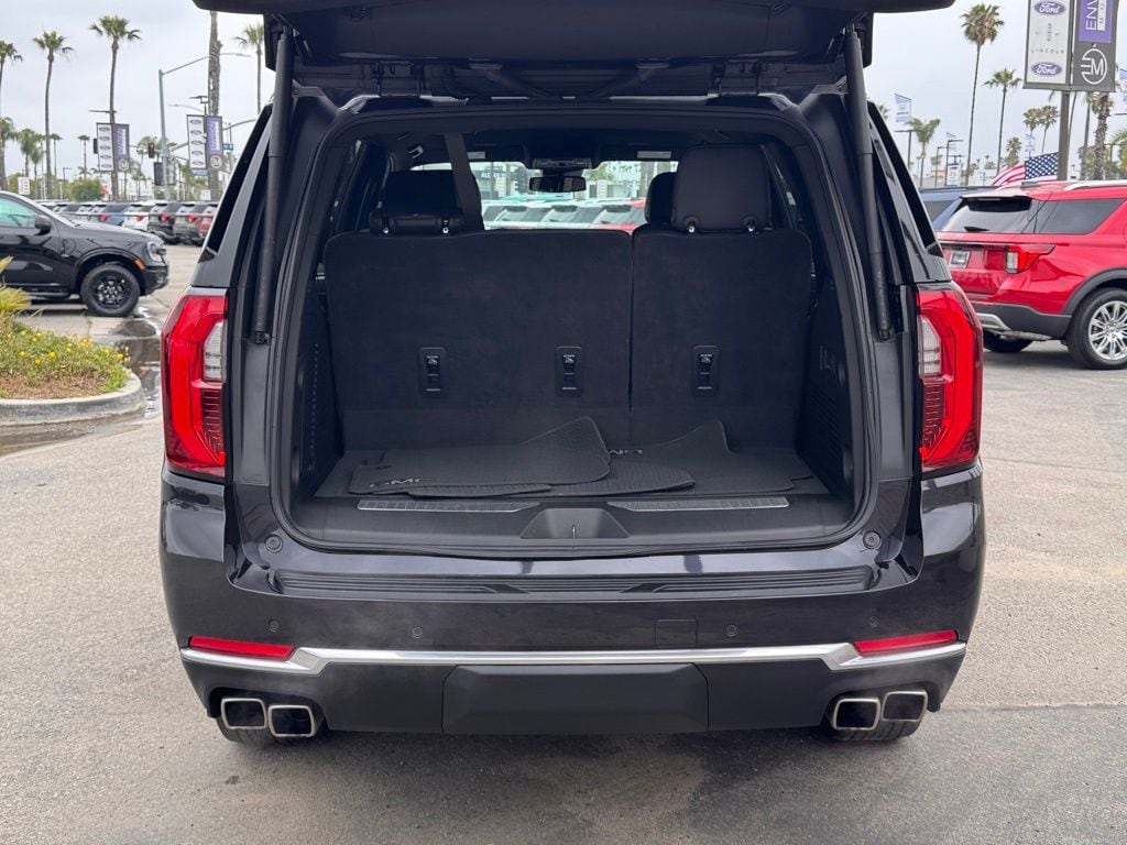 2025 GMC Yukon Denali - Photo 13