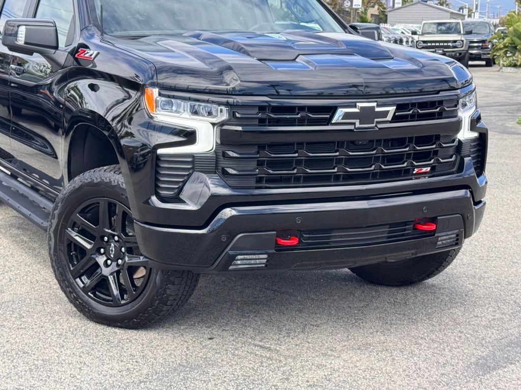 2025 Chevrolet Silverado 1500 LT Trail Boss photo 2