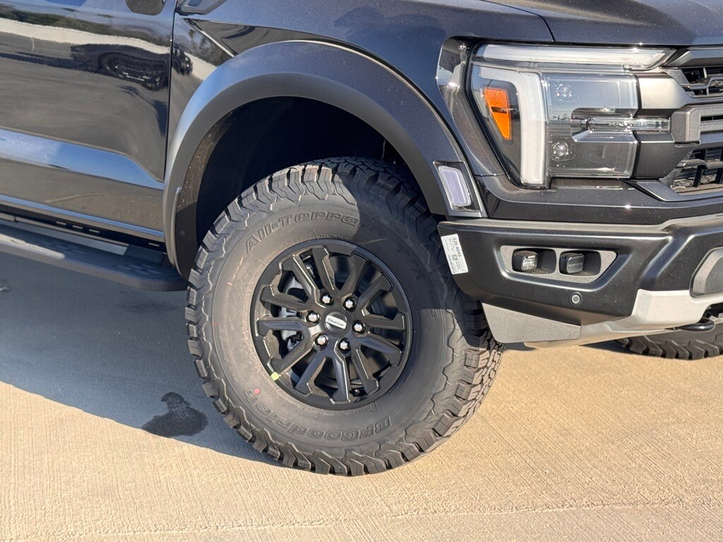2025 Ford F-150 Raptor photo 4