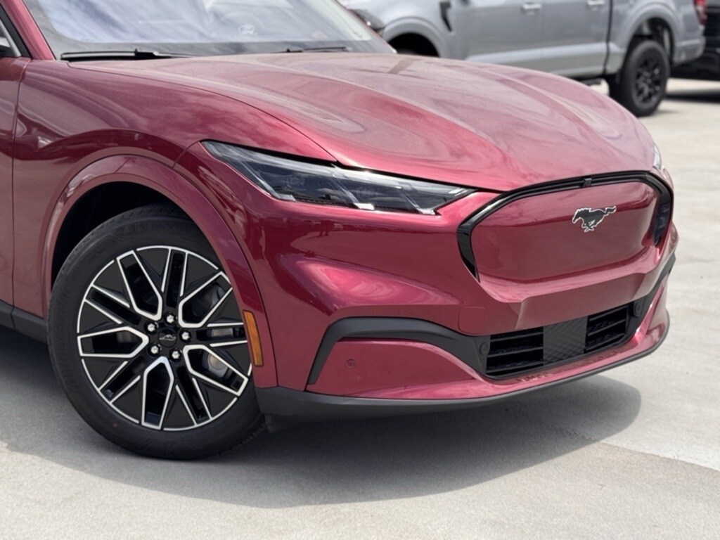 2025 Ford Mustang Mach-E Premium photo 3