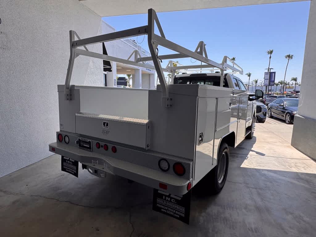 2025 Ford F-350 Super Duty Chassis Cab XL - Photo 12