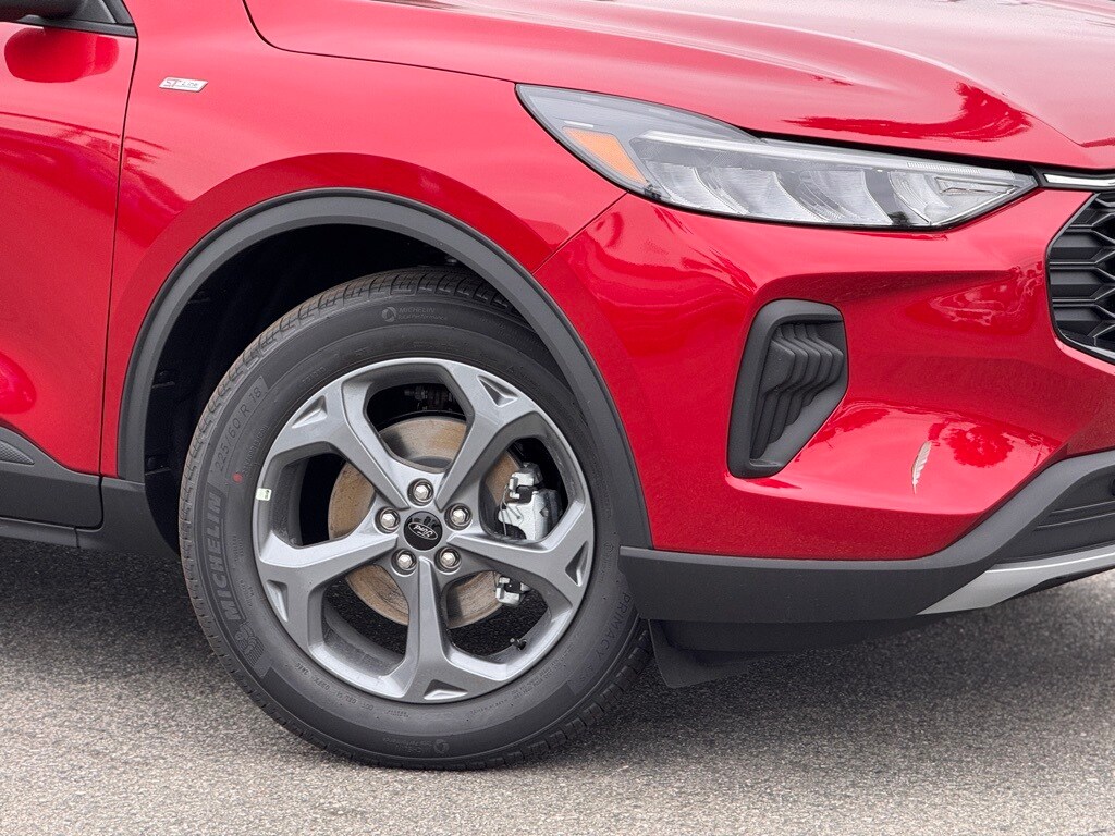 2025 Ford Escape ST-Line photo 2