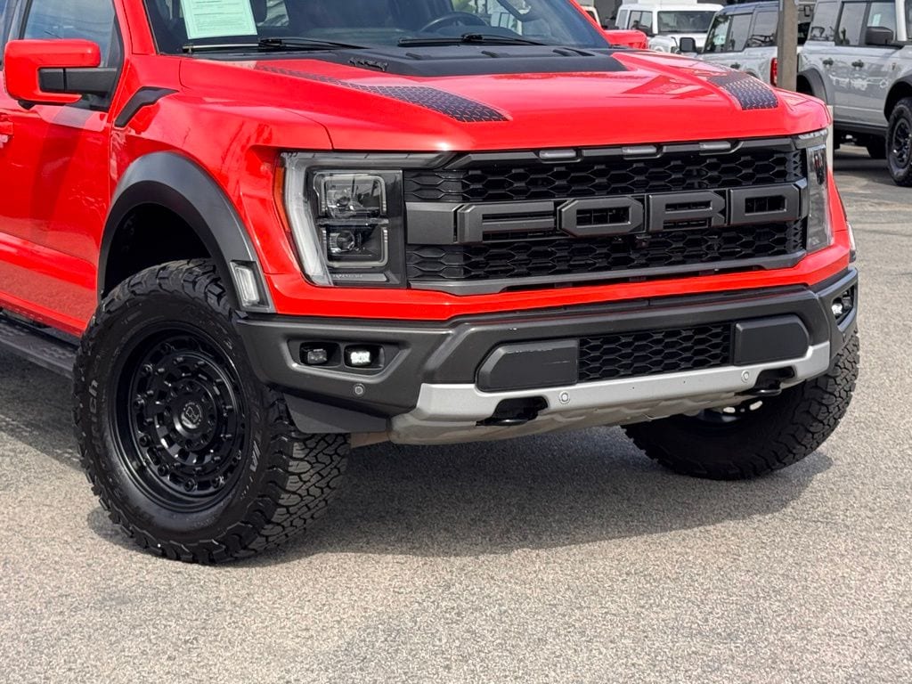 2023 Ford F-150 Raptor photo 2