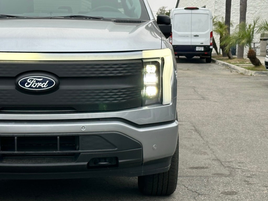 2024 Ford F-150 Lightning Flash