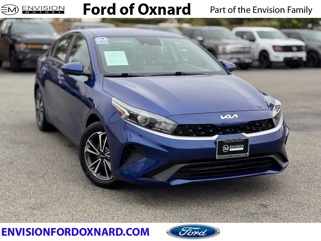 2024 Kia Forte LXS AT's photo