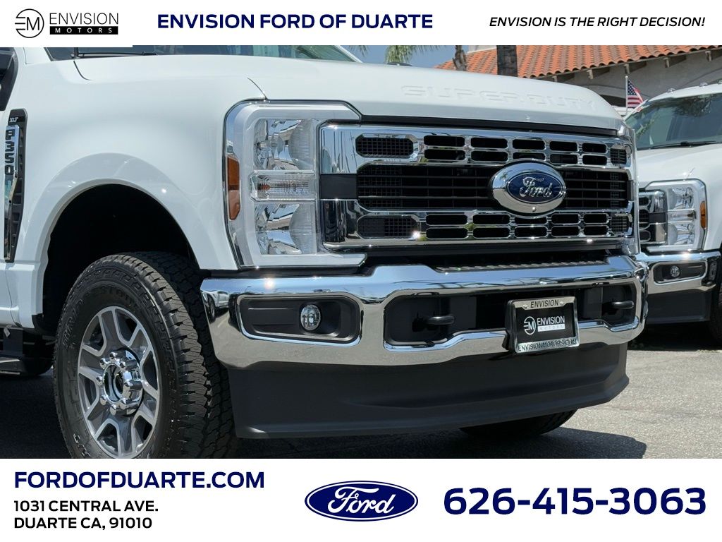 2025 Ford F-350 XLT photo 4