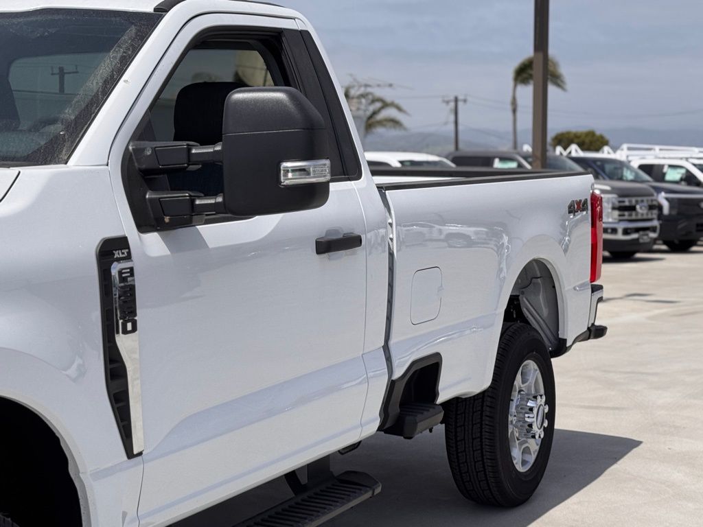 2025 Ford F-350 Super Duty XLT - Photo 9