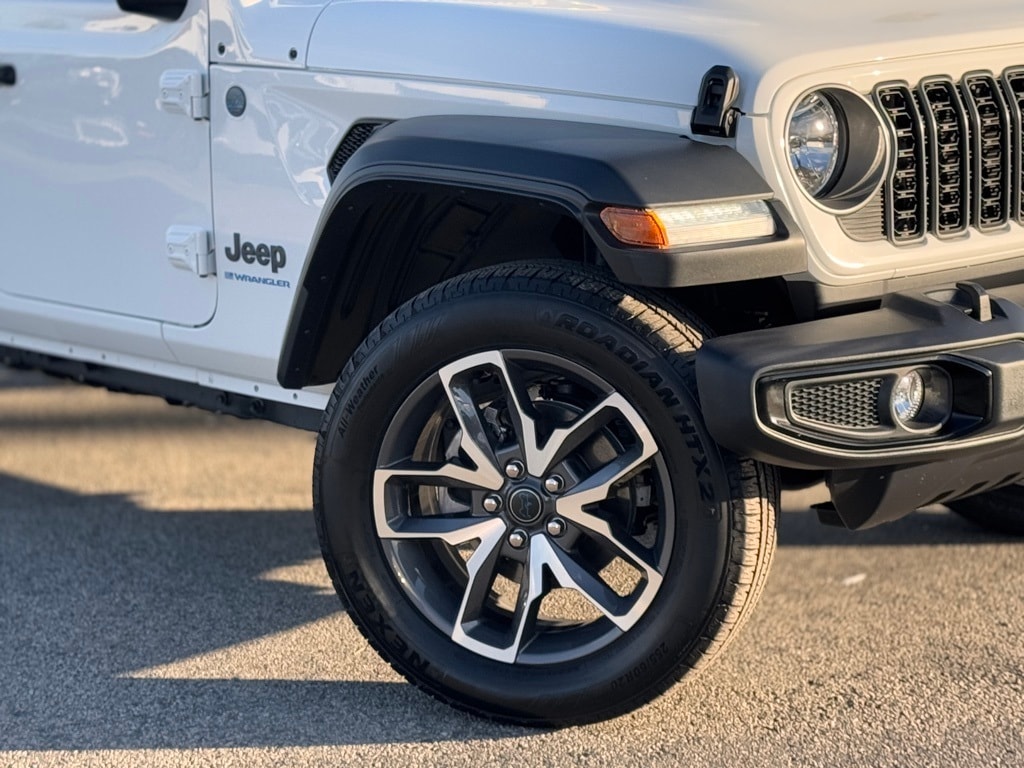 2025 Jeep Wrangler 4xe Sport S photo 4