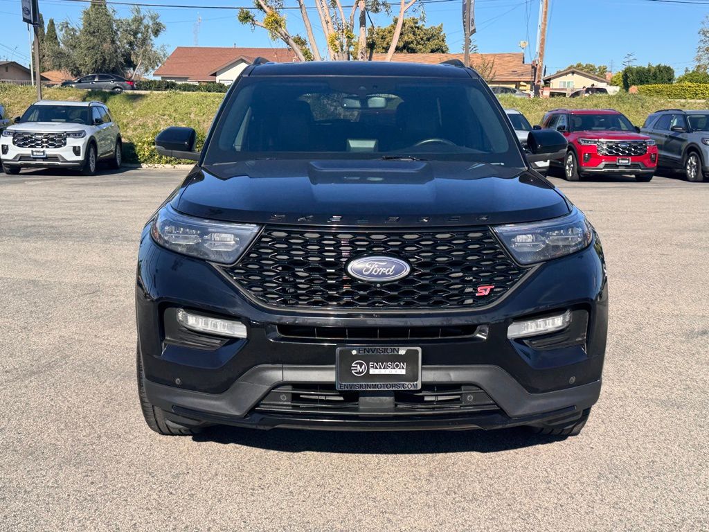 2023 Ford Explorer ST photo 5