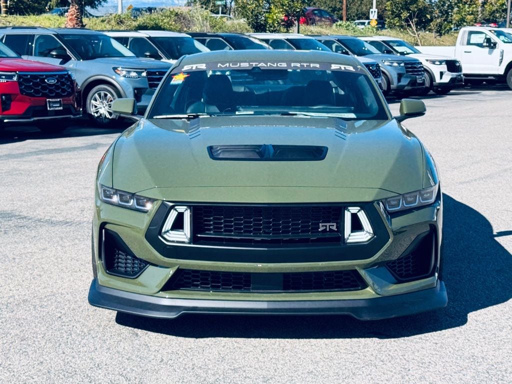 2025 Ford Mustang GT Premium photo 5