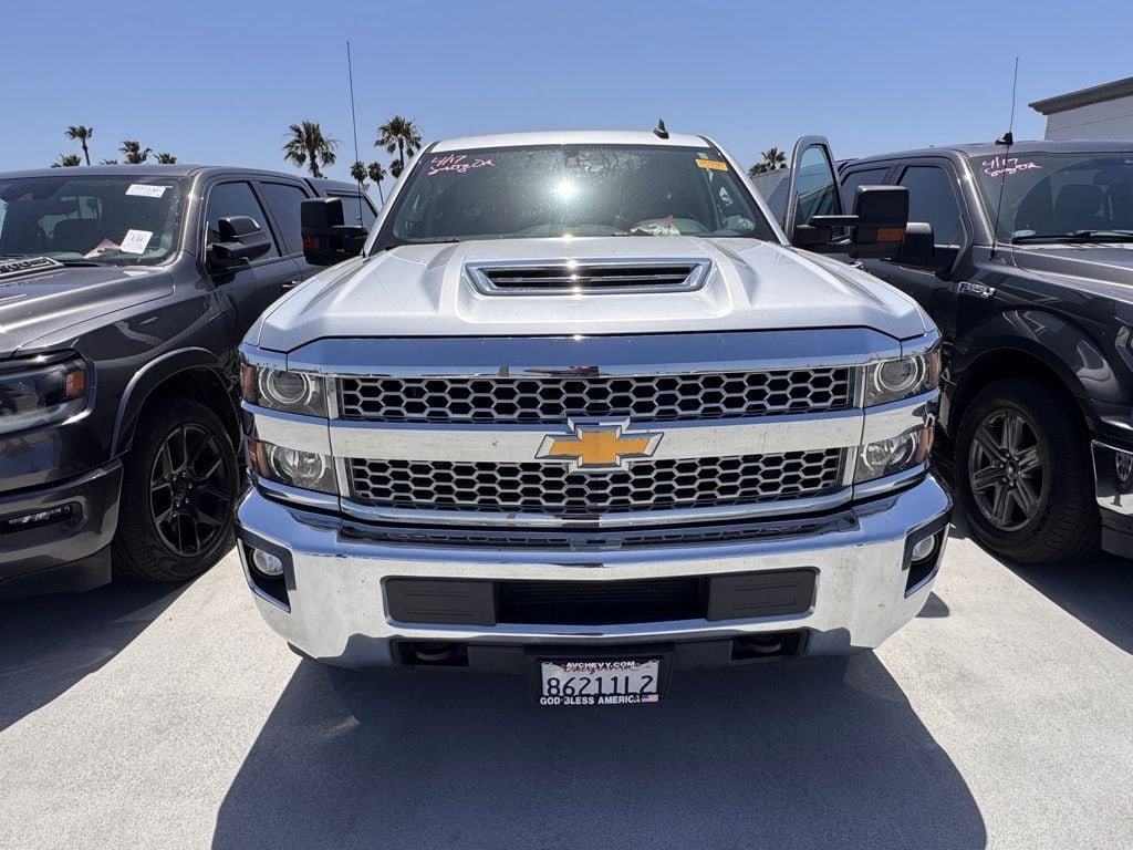 2019 Chevrolet Silverado 2500HD LT photo 2