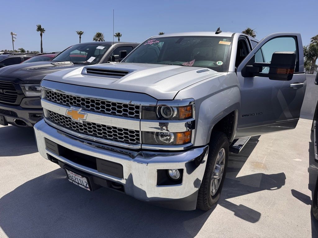 2019 Chevrolet Silverado 2500HD LT photo 3