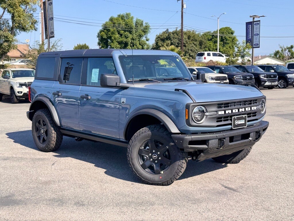 2025 Ford Bronco Big Bend photo 2