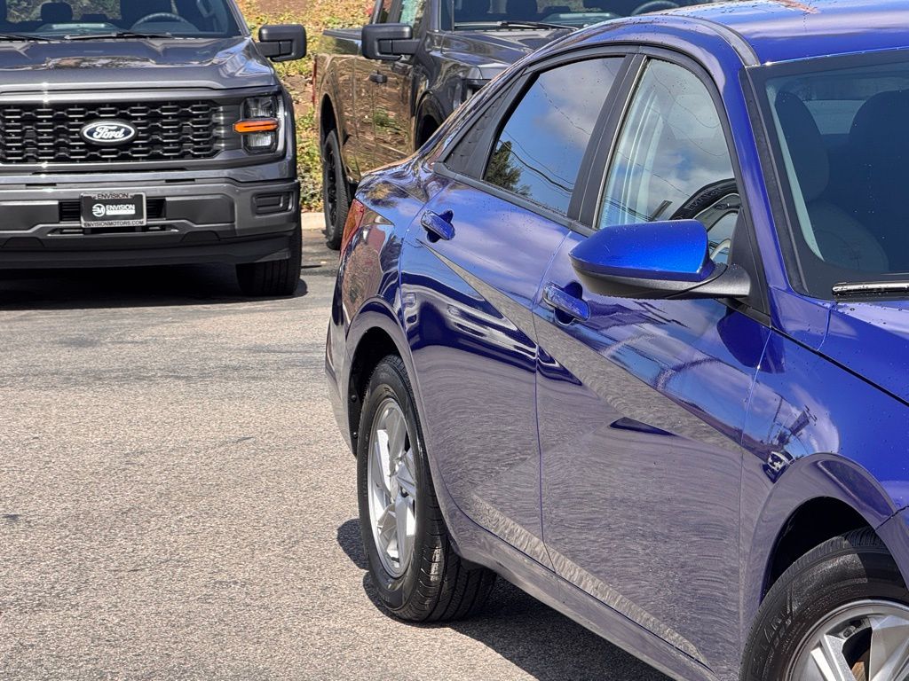 2024 Hyundai Elantra SE photo 4