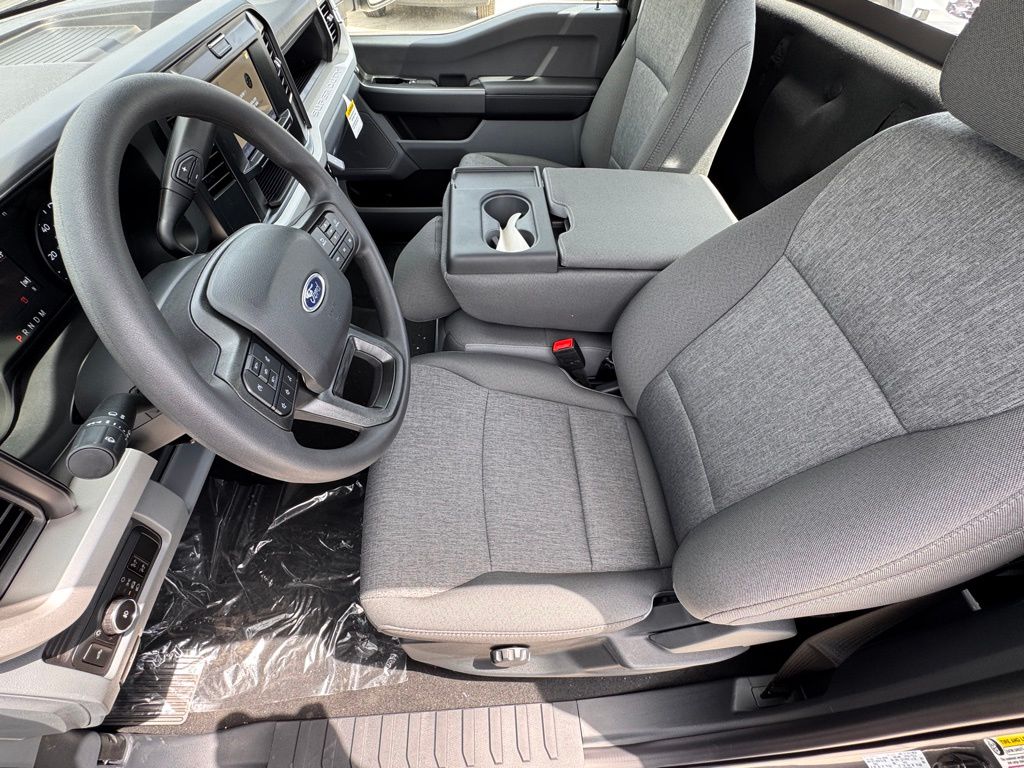 2025 Ford F-350 Super Duty XL - Photo 18