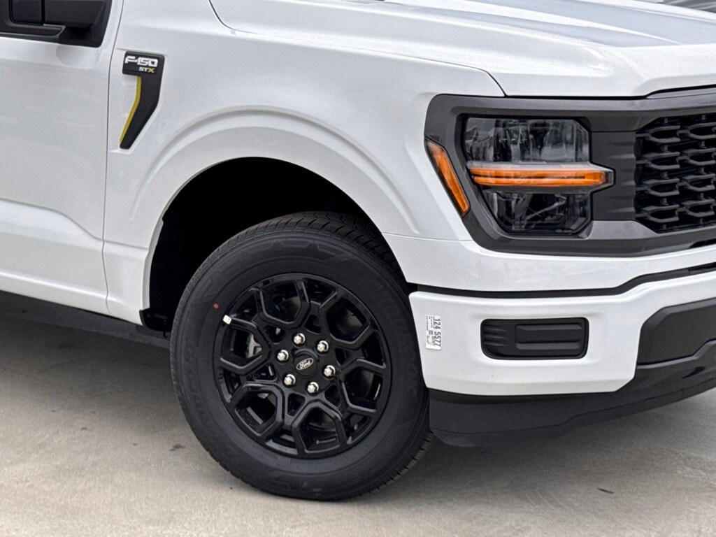 2025 Ford F-150 STX photo 4