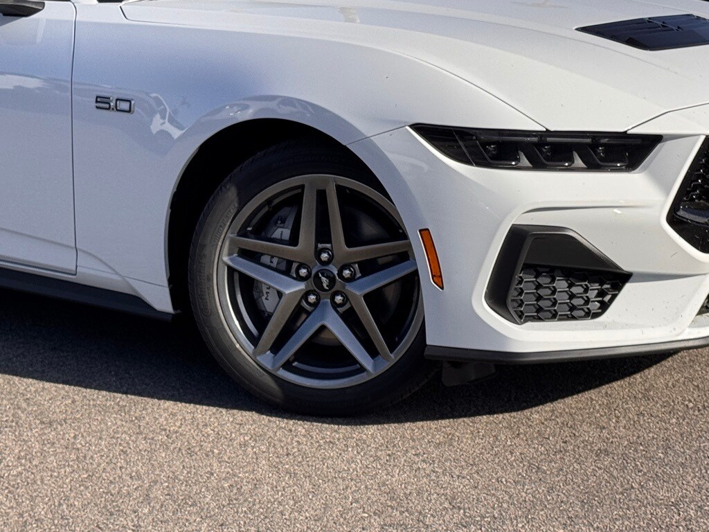 2025 Ford Mustang GT Premium photo 4