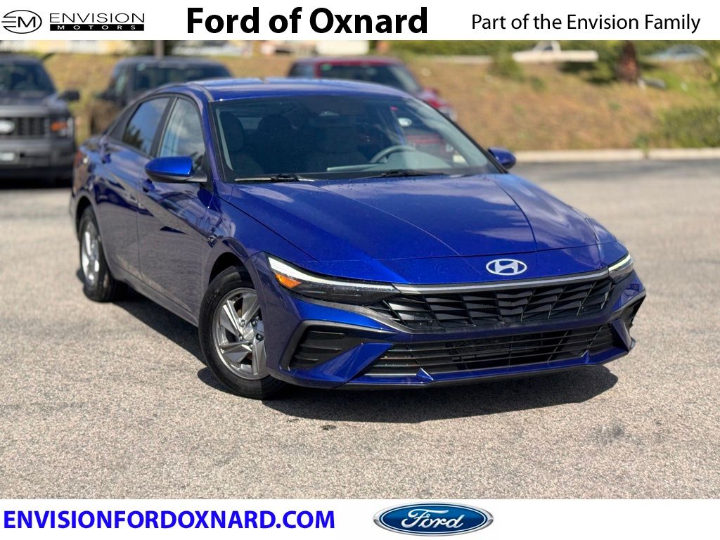 2024 Hyundai Elantra SE