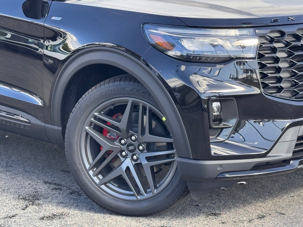 2026 Ford Explorer ST-Line photo 4