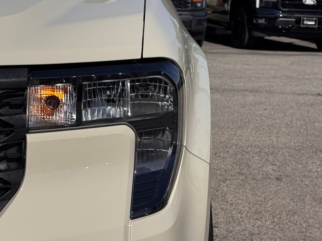 2025 Ford Maverick XLT photo 3