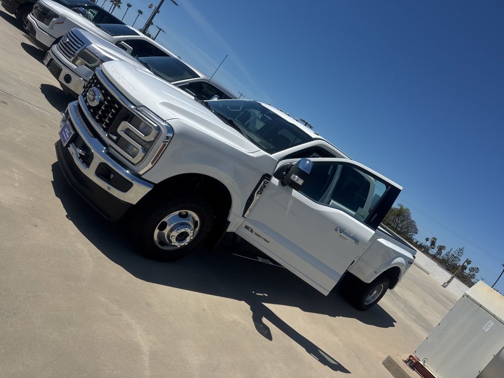 2024 Ford F-350 photo 2