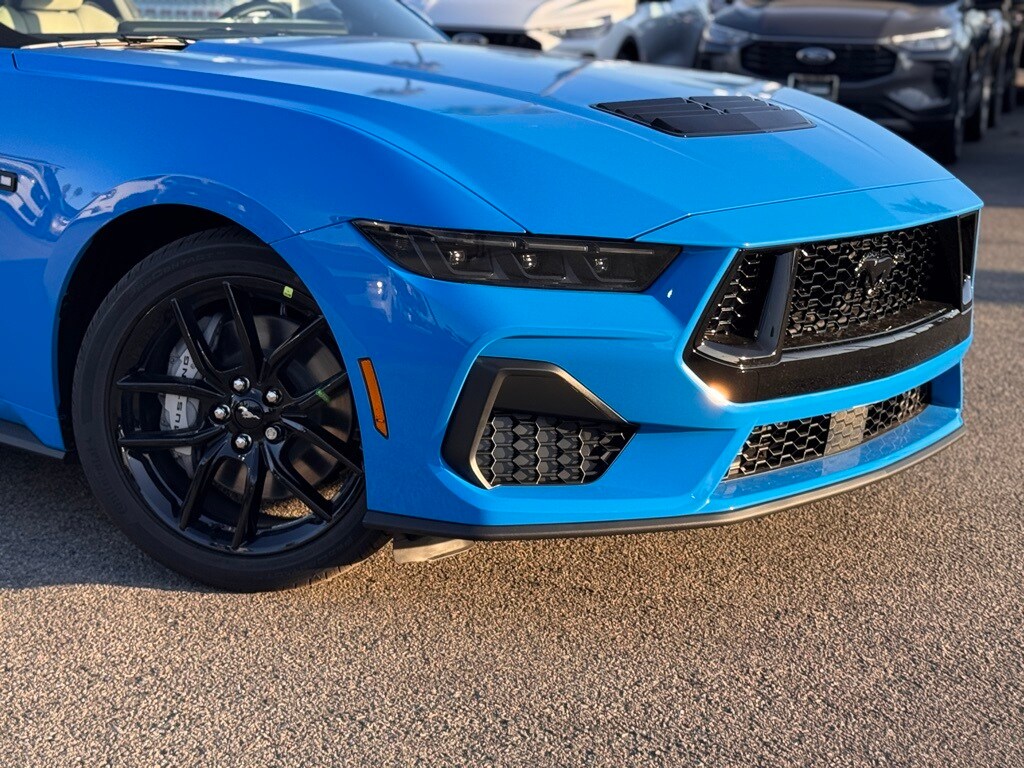 2025 Ford Mustang GT Premium photo 3