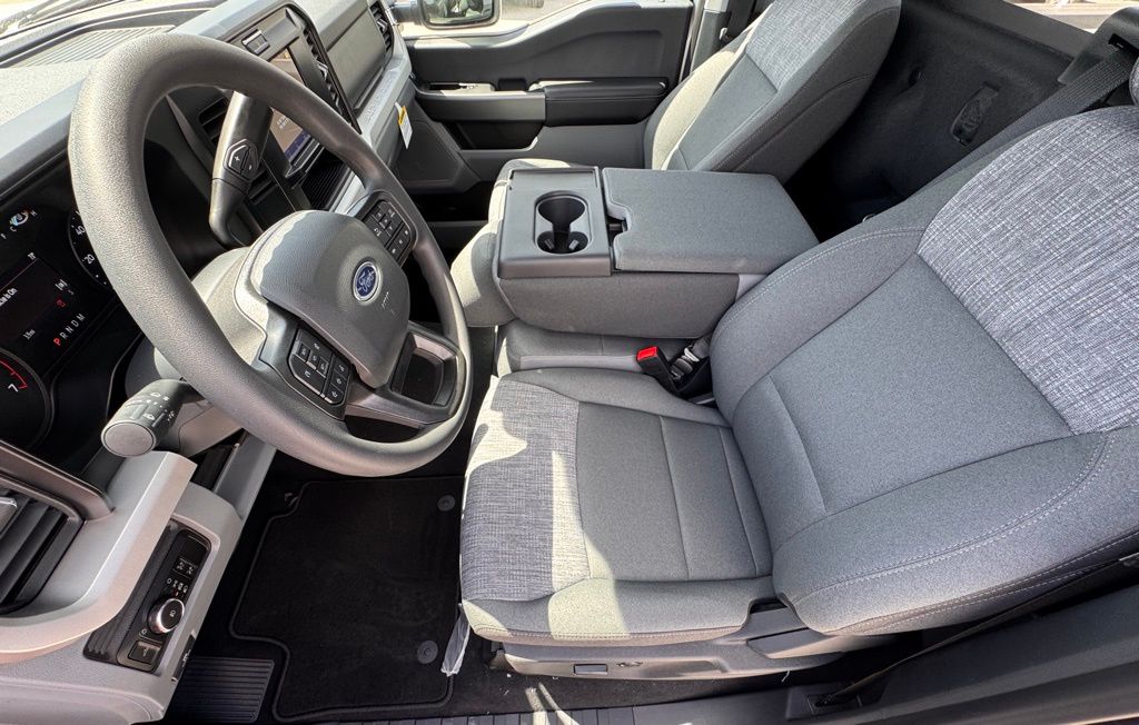 2025 Ford F-350 Super Duty XLT - Photo 17