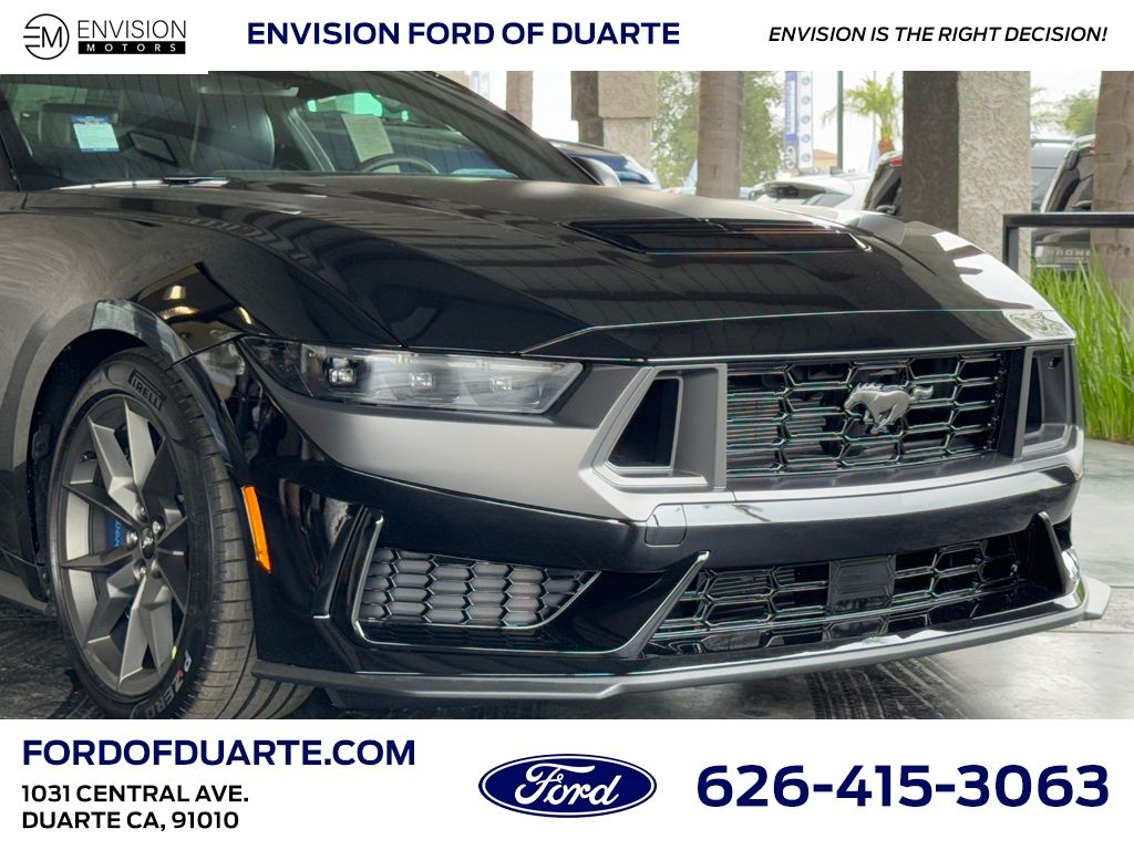 2025 Ford Mustang Dark Horse photo 2