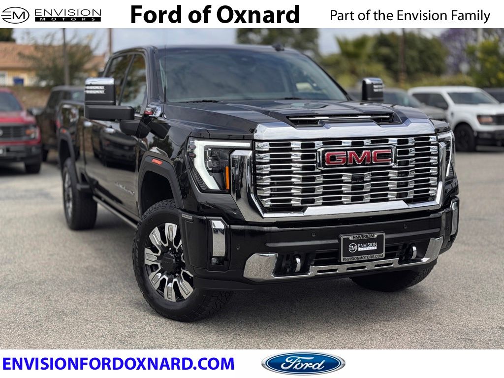 2025 GMC Sierra 4WD Crew Cab Standard Box Denali's photo