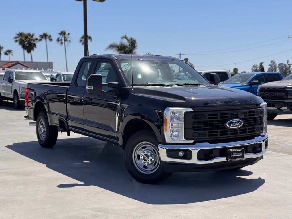 2025 Ford F-250 XL photo 2