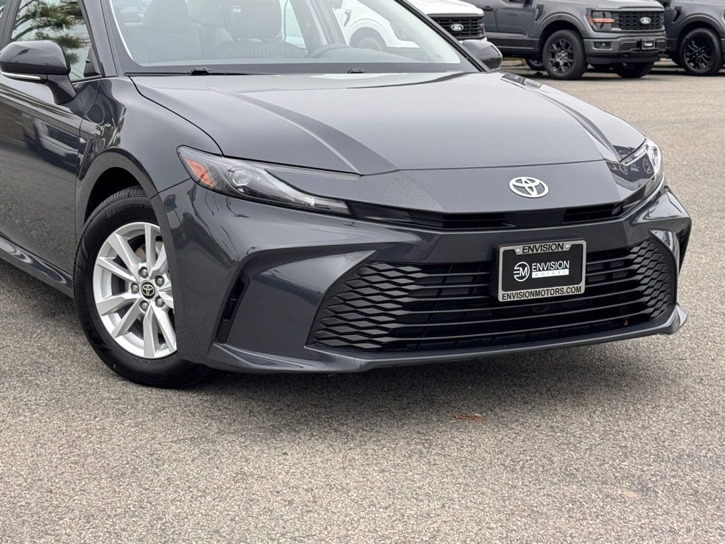 2025 Toyota Camry LE photo 2