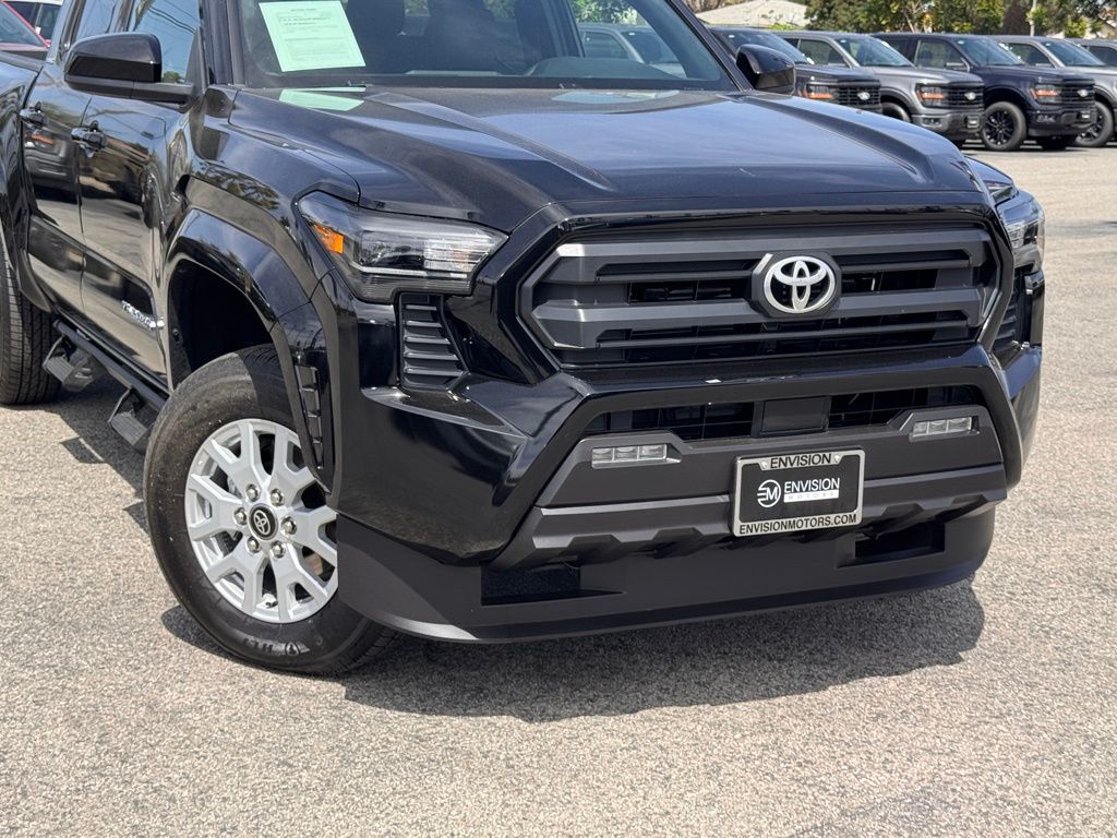 2025 Toyota Tacoma SR5 photo 2