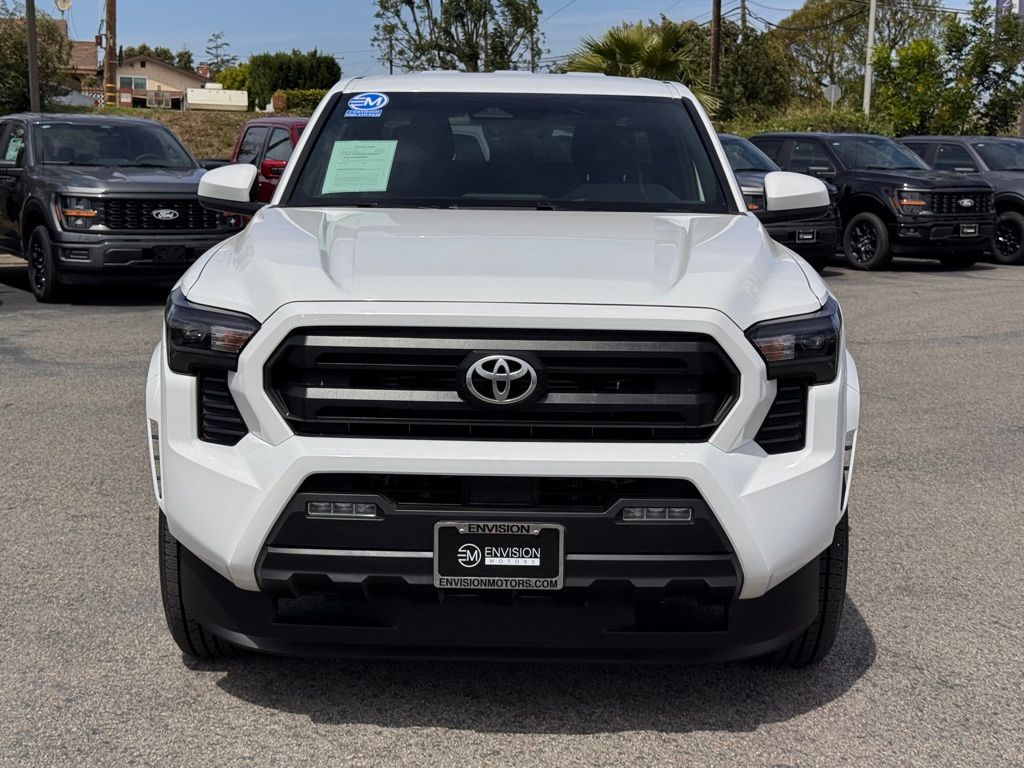 2025 Toyota Tacoma SR5 photo 5